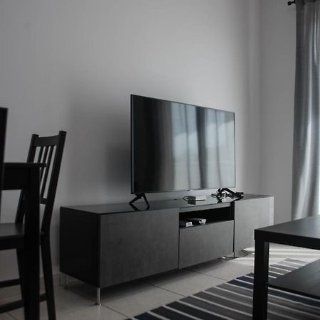 Renovated One Bedroom Apartment In Paphos With Pool Exteriér fotografie