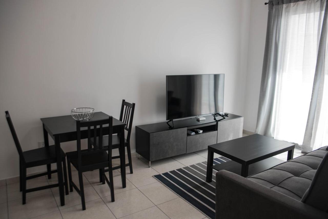 Renovated One Bedroom Apartment In Paphos With Pool Exteriér fotografie