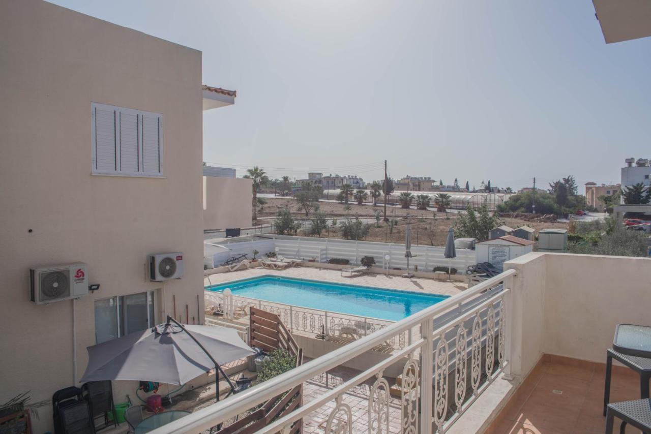 Renovated One Bedroom Apartment In Paphos With Pool Exteriér fotografie