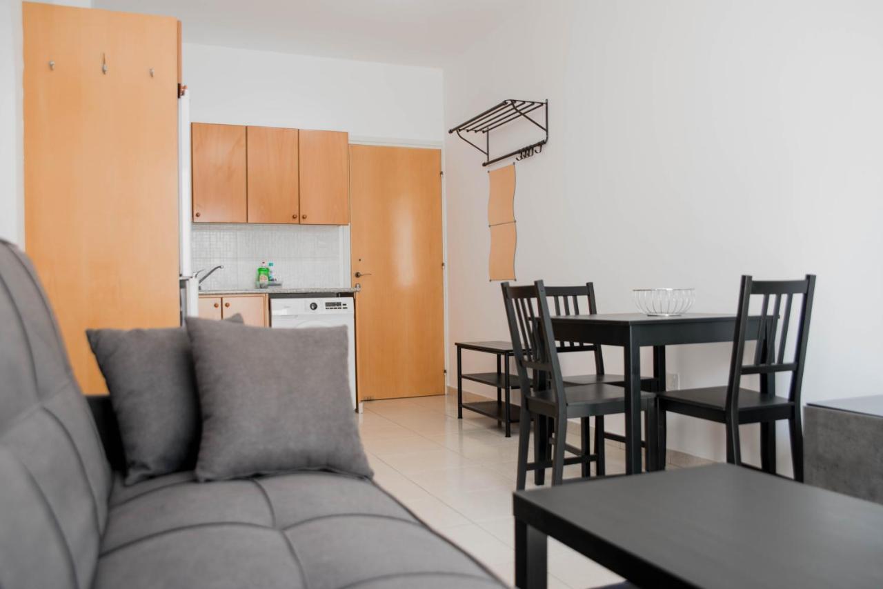 Renovated One Bedroom Apartment In Paphos With Pool Exteriér fotografie