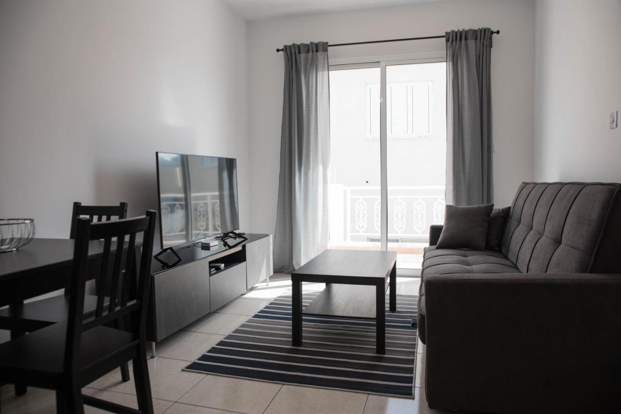 Renovated One Bedroom Apartment In Paphos With Pool Exteriér fotografie
