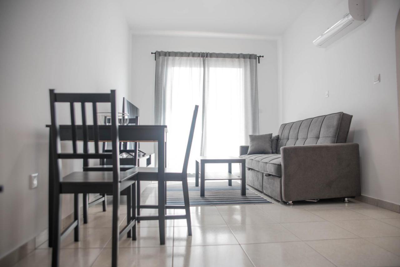 Renovated One Bedroom Apartment In Paphos With Pool Exteriér fotografie