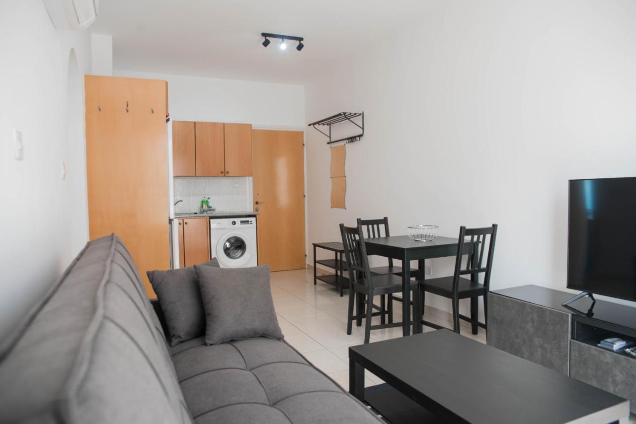 Renovated One Bedroom Apartment In Paphos With Pool Exteriér fotografie