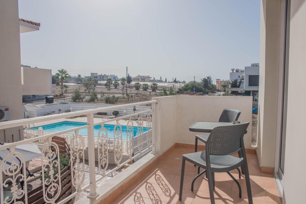 Renovated One Bedroom Apartment In Paphos With Pool Exteriér fotografie